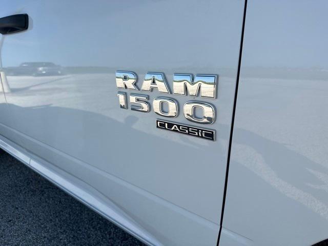 2023 RAM Ram 1500 Classic RAM 1500 CLASSIC TRADESMAN CREW CAB 4X4 57 BOX