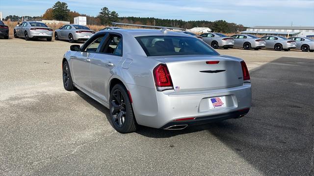 2023 Chrysler Chrysler 300 300 TOURING L RWD