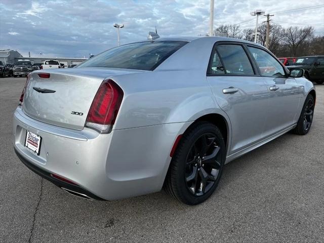 2023 Chrysler Chrysler 300 300 TOURING L RWD