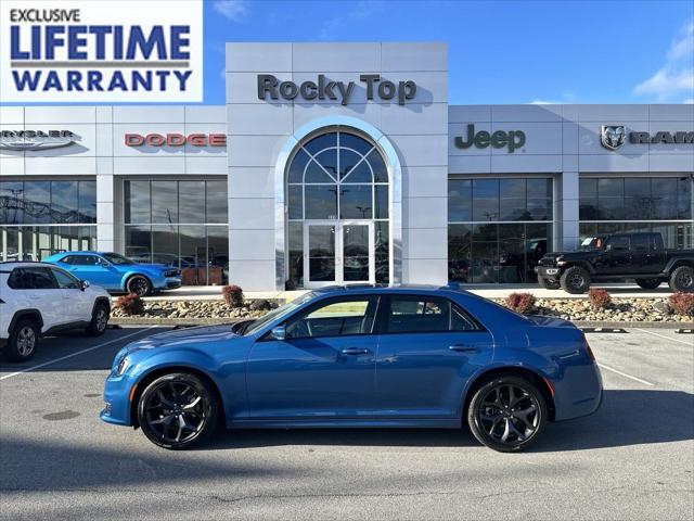 2023 Chrysler Chrysler 300 300 TOURING L RWD