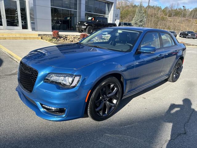 2023 Chrysler Chrysler 300 300 TOURING L RWD