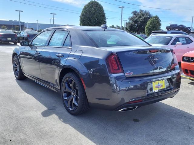 2023 Chrysler Chrysler 300 300 TOURING L RWD