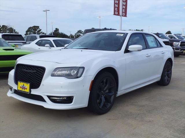 2023 Chrysler Chrysler 300 300 TOURING L RWD