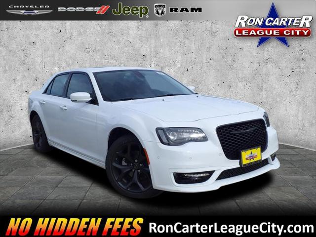 2023 Chrysler Chrysler 300 300 TOURING L RWD