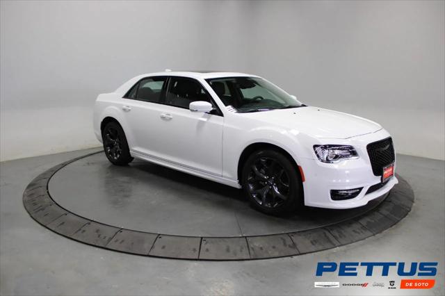 2023 Chrysler Chrysler 300 300 TOURING L RWD