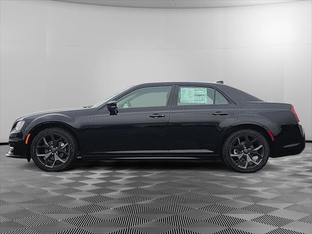 2023 Chrysler Chrysler 300 300 TOURING L RWD