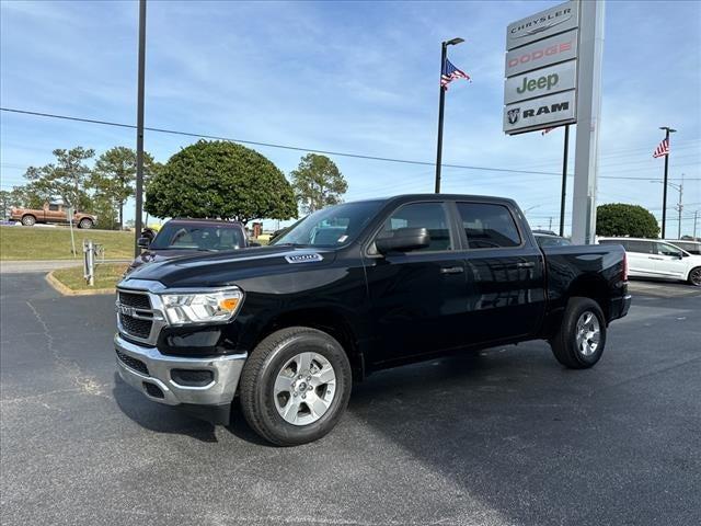 2024 RAM Ram 1500 RAM 1500 TRADESMAN CREW CAB 4X4 57 BOX