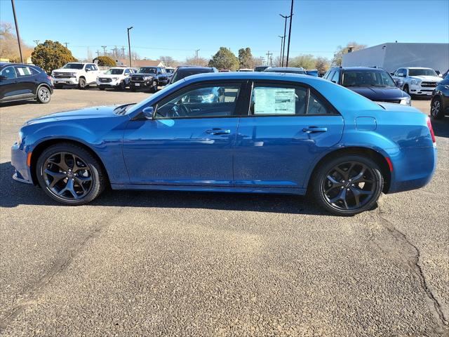 2023 Chrysler Chrysler 300 300 TOURING L RWD