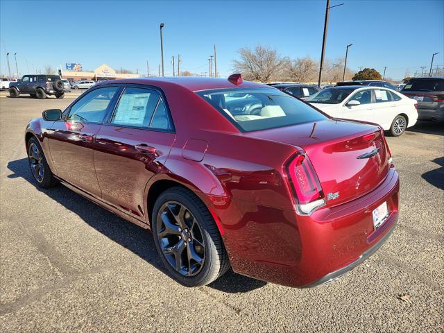 2023 Chrysler Chrysler 300 300 TOURING L RWD