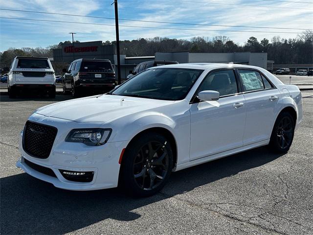 2023 Chrysler 300 Touring L