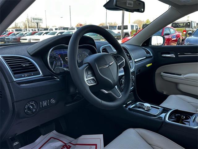 2023 Chrysler 300 Touring L