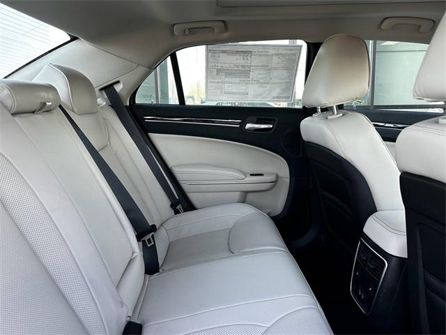 2023 Chrysler 300 Touring L