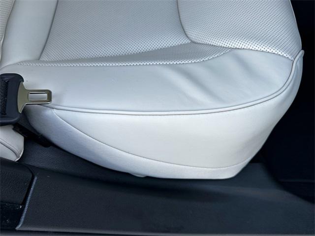 2023 Chrysler 300 Touring L
