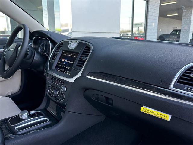 2023 Chrysler 300 Touring L