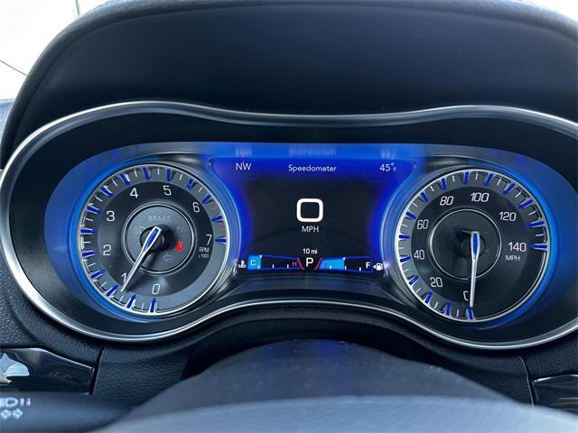 2023 Chrysler 300 Touring L