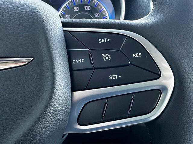 2023 Chrysler 300 Touring L