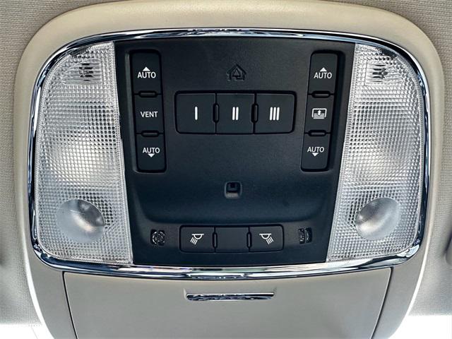 2023 Chrysler 300 Touring L