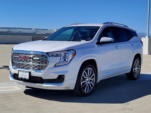 2024 GMC Terrain AWD Denali 17