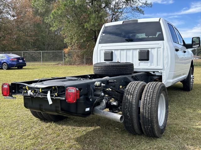 2024 RAM Ram 3500 Chassis Cab RAM 3500 TRADESMAN CREW CAB CHASSIS 4X4 60 CA