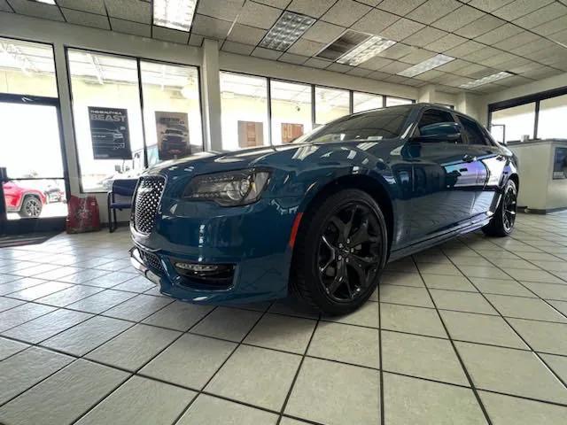 2023 Chrysler Chrysler 300 300 TOURING L RWD