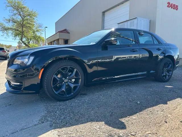 2023 Chrysler Chrysler 300 300 TOURING L RWD