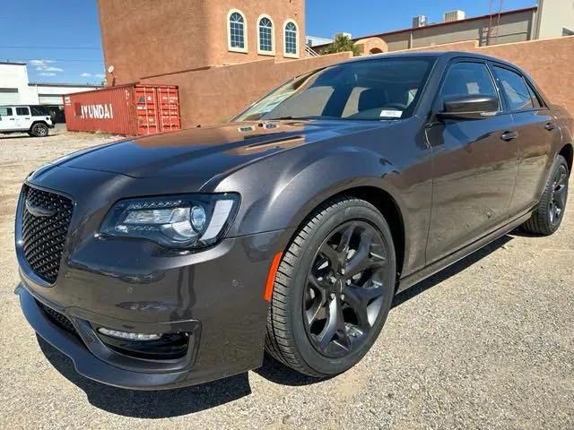 2023 Chrysler Chrysler 300 300 TOURING L RWD