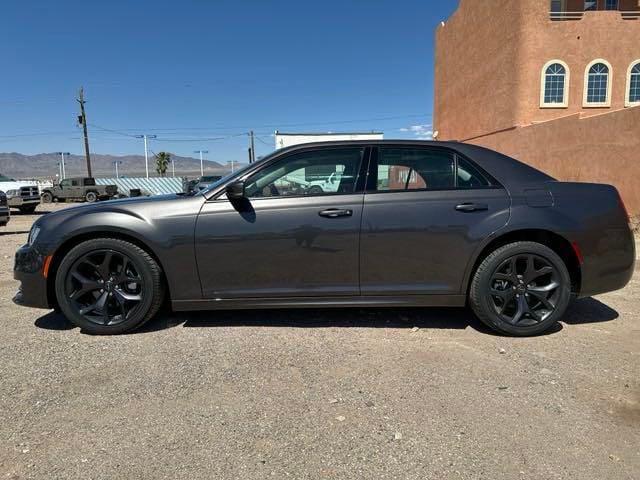 2023 Chrysler Chrysler 300 300 TOURING L RWD