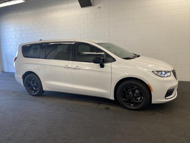 2024 Chrysler Pacifica Hybrid PACIFICA PLUG-IN HYBRID S APPEARANCE