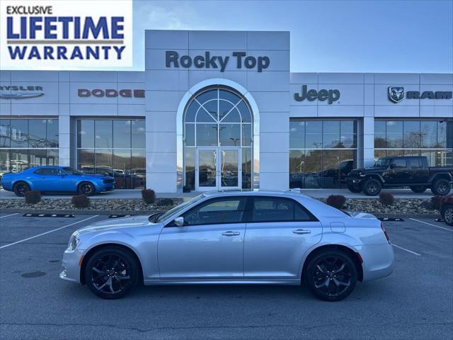 2023 Chrysler Chrysler 300 300 TOURING L RWD