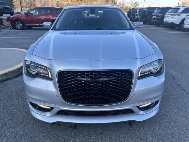 2023 Chrysler Chrysler 300 300 TOURING L RWD