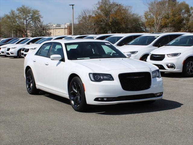 2023 Chrysler Chrysler 300 300S V6