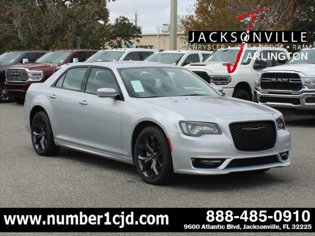 2023 Chrysler Chrysler 300 300 TOURING L RWD