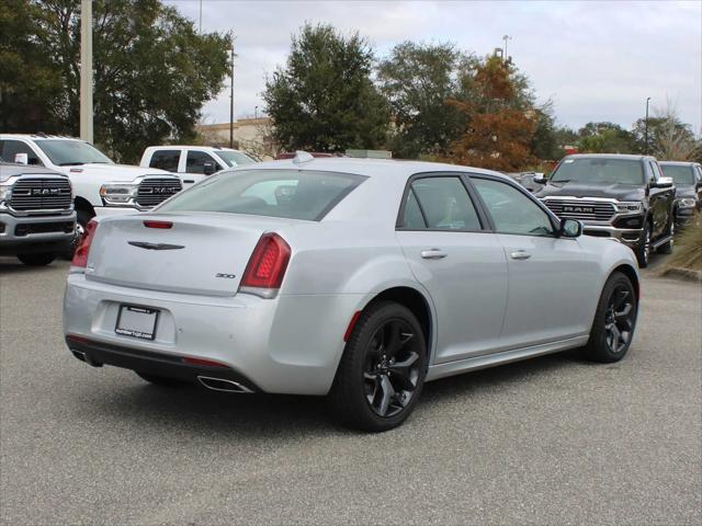 2023 Chrysler Chrysler 300 300 TOURING L RWD