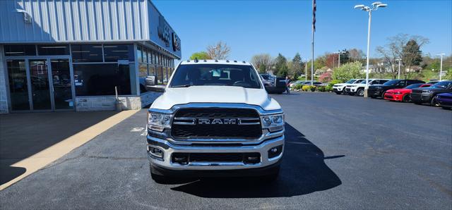 2024 RAM Ram 3500 Chassis Cab RAM 3500 TRADESMAN CREW CAB CHASSIS 4X4 60 CA