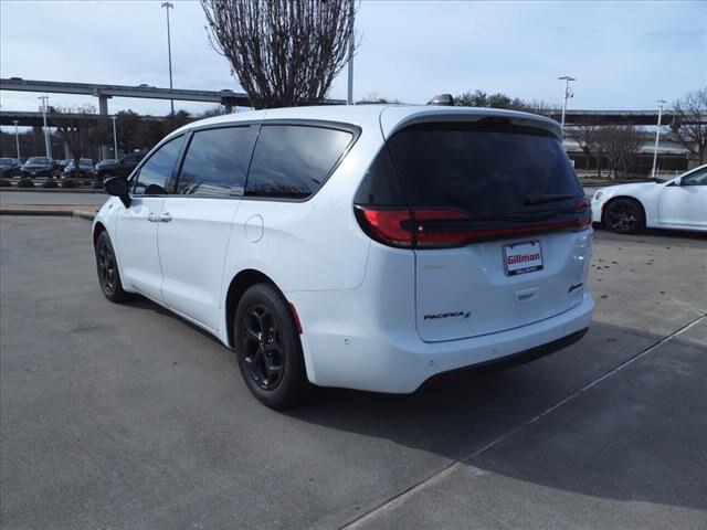 2024 Chrysler Pacifica Hybrid PACIFICA PLUG-IN HYBRID S APPEARANCE