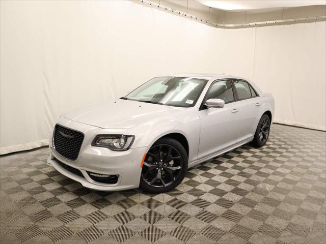 2023 Chrysler Chrysler 300 300 TOURING L RWD