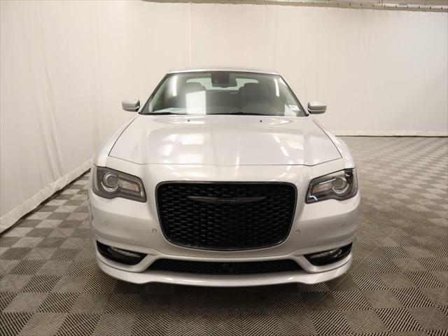 2023 Chrysler Chrysler 300 300 TOURING L RWD