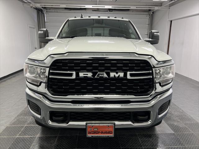 2024 RAM Ram 3500 Chassis Cab RAM 3500 SLT CREW CAB CHASSIS 4X4 60 CA