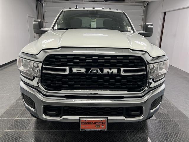 2024 RAM Ram 3500 Chassis Cab RAM 3500 SLT CREW CAB CHASSIS 4X4 60 CA