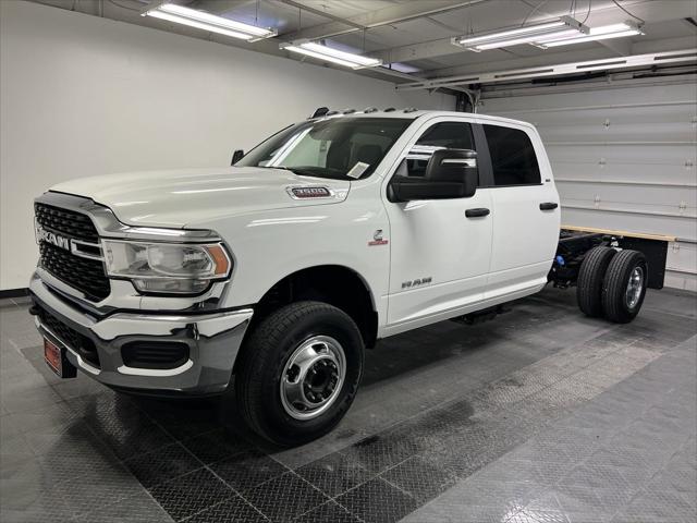 2024 RAM Ram 3500 Chassis Cab RAM 3500 SLT CREW CAB CHASSIS 4X4 60 CA