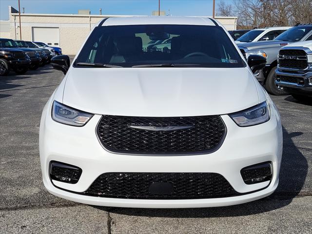 2024 Chrysler Pacifica Hybrid PACIFICA PLUG-IN HYBRID S APPEARANCE