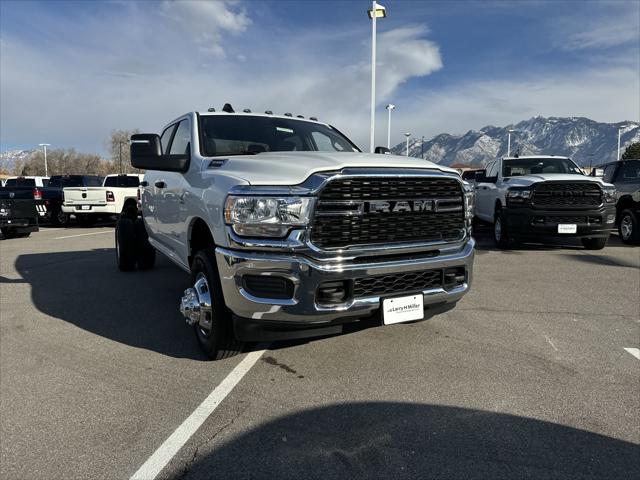 2024 RAM Ram 3500 Chassis Cab RAM 3500 SLT CREW CAB CHASSIS 4X4 60 CA