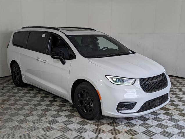 2024 Chrysler Pacifica Hybrid PACIFICA PLUG-IN HYBRID PREMIUM S APPEARANCE