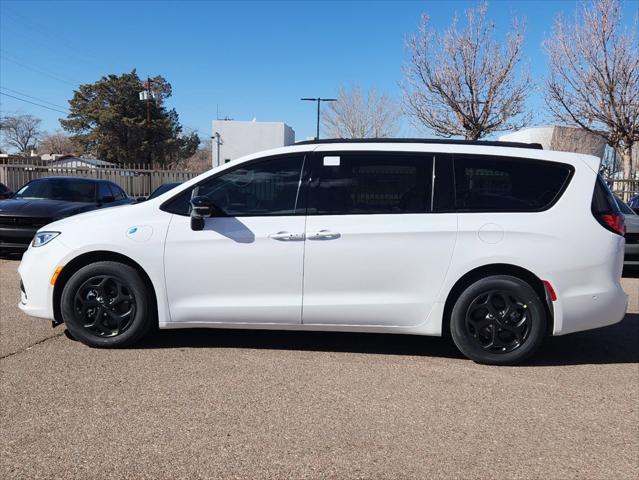 2024 Chrysler Pacifica Plug-In Hybrid PACIFICA PLUG-IN HYBRID PREMIUM S APPEARANCE