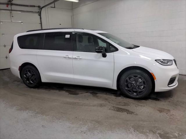 2024 Chrysler Pacifica Hybrid PACIFICA PLUG-IN HYBRID PREMIUM S APPEARANCE