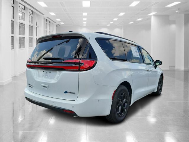 2024 Chrysler Pacifica Hybrid PACIFICA PLUG-IN HYBRID PREMIUM S APPEARANCE