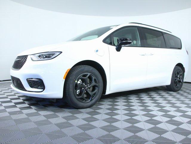 2024 Chrysler Pacifica Hybrid PACIFICA PLUG-IN HYBRID PREMIUM S APPEARANCE