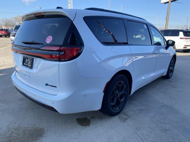 2024 Chrysler Pacifica Hybrid PACIFICA PLUG-IN HYBRID PREMIUM S APPEARANCE