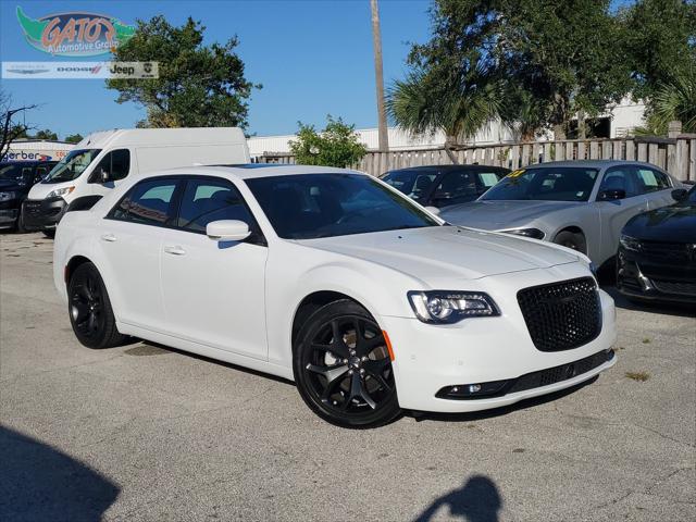 2022 Chrysler 300 300 S