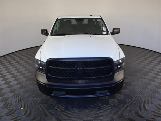 2023 RAM Ram 1500 Classic RAM 1500 CLASSIC TRADESMAN QUAD CAB 4X4 64 BOX